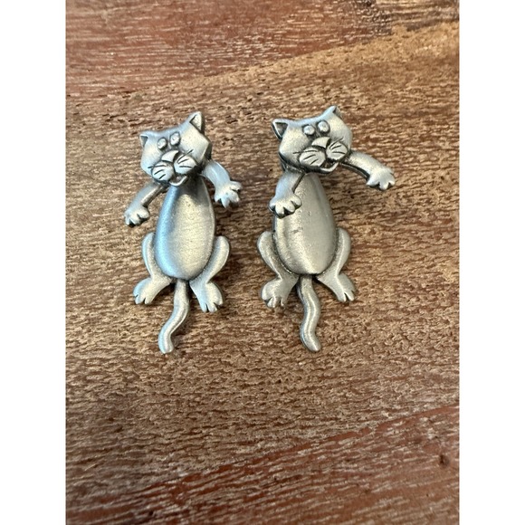 Jonette Jewelry Jewelry - "JJ" Jonette Jewelry Silver Pewter Small 'CAT 3-D' Pierced Earrings